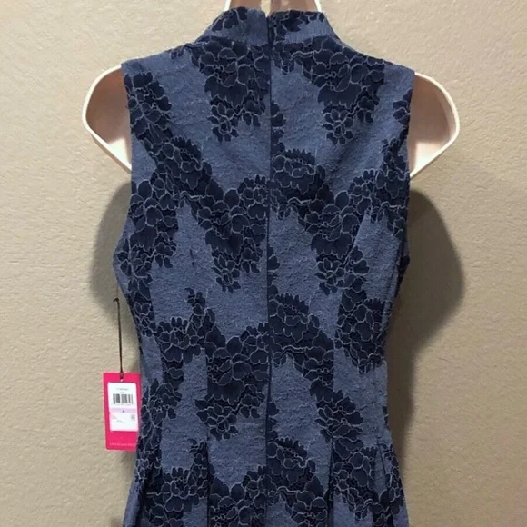 Vince Camuto Women's Navy Blue Floral Lace Sleeveless Lined Dress Size 6 - Picture 8 of 13